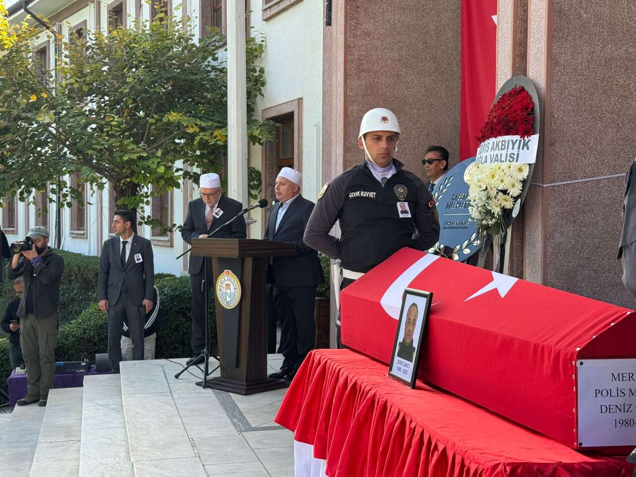 Muğla Emniyetinde Hüzün: Trafik Polisi Deniz Çakıcı Son Yolculuğuna Uğurlandı 4